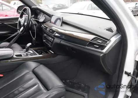 2015 BMW X5 xDrive35I z USA, uszkodzony, nr VIN 5UXKR0C58F0P17792